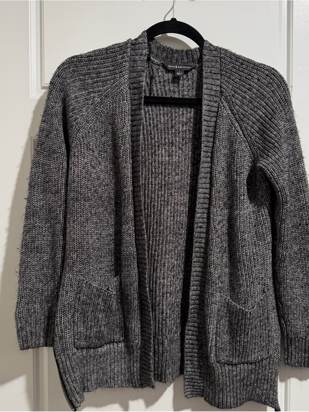 Rock & Republic Charcoal Open-Front Ribbed Cardigan